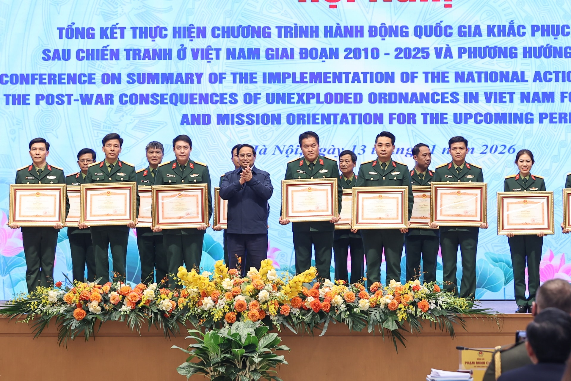 Thủ tướng: Cơ bản làm sạch ô nhiễm bom mìn vào thời điểm kỷ niệm 100 năm Quốc khánh- Ảnh 13.