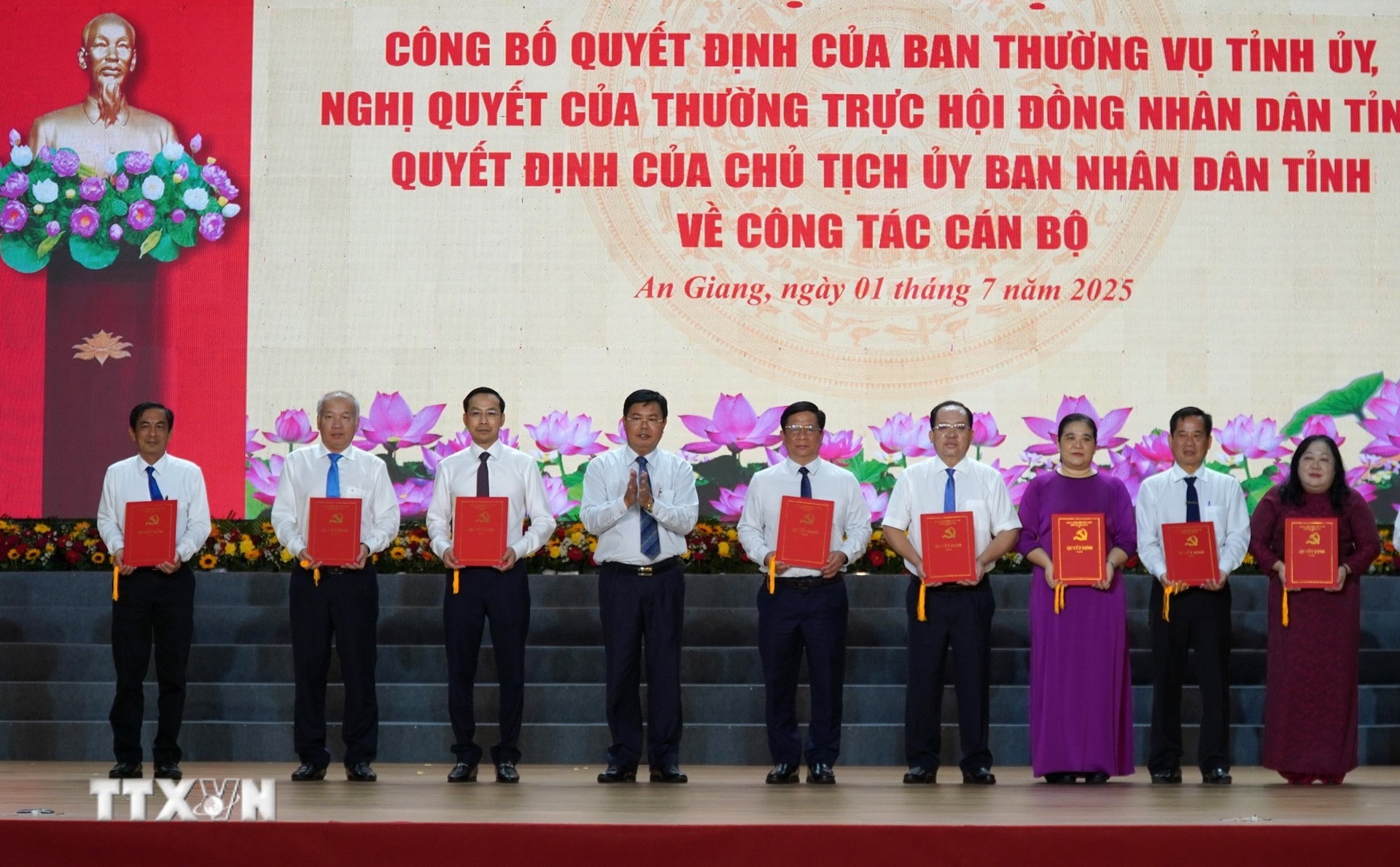 ttxvn-1301-cong-tac-can-bo-2.jpg