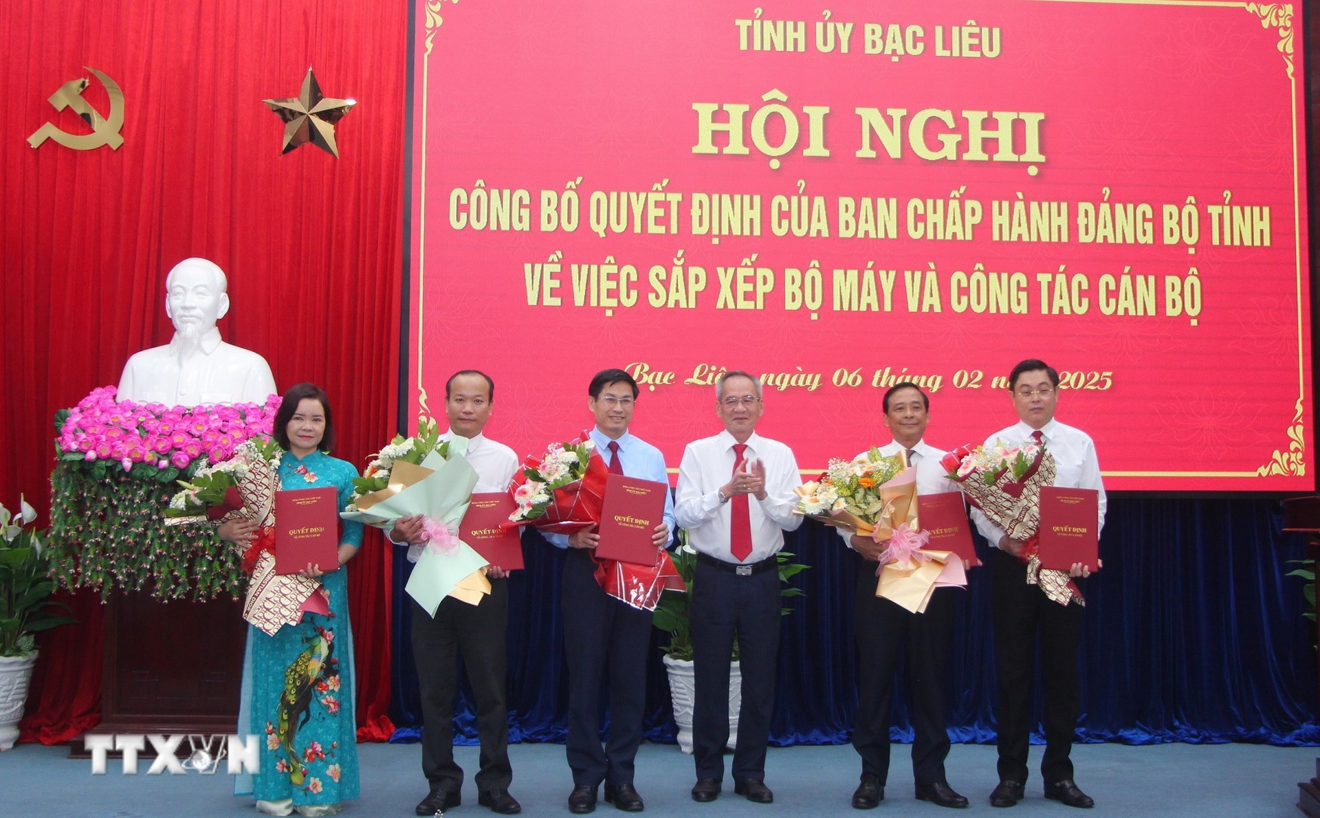 ttxvn-1301-cong-tac-can-bo-4.jpg