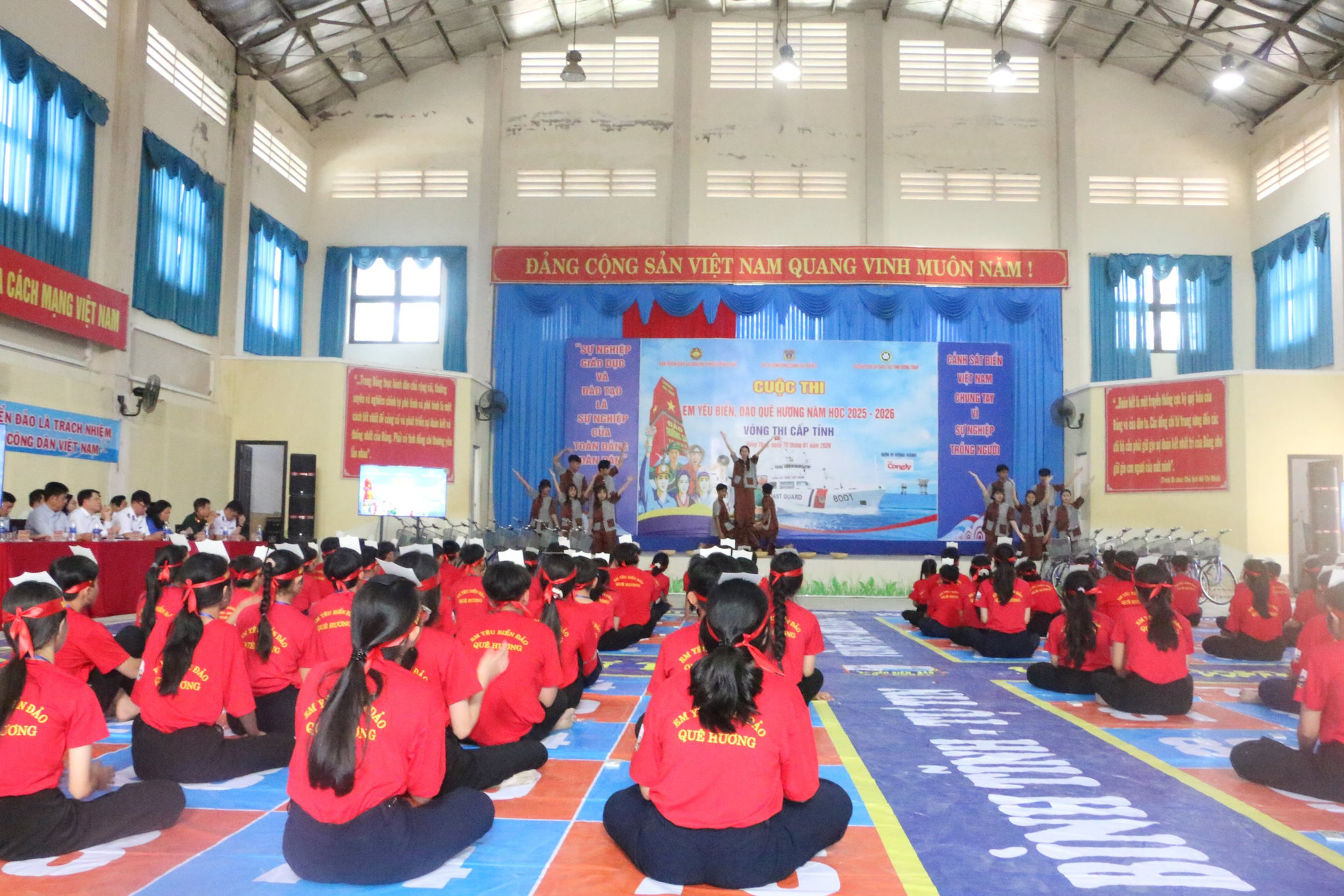 10-quang-canh-cuoc-thi.jpg