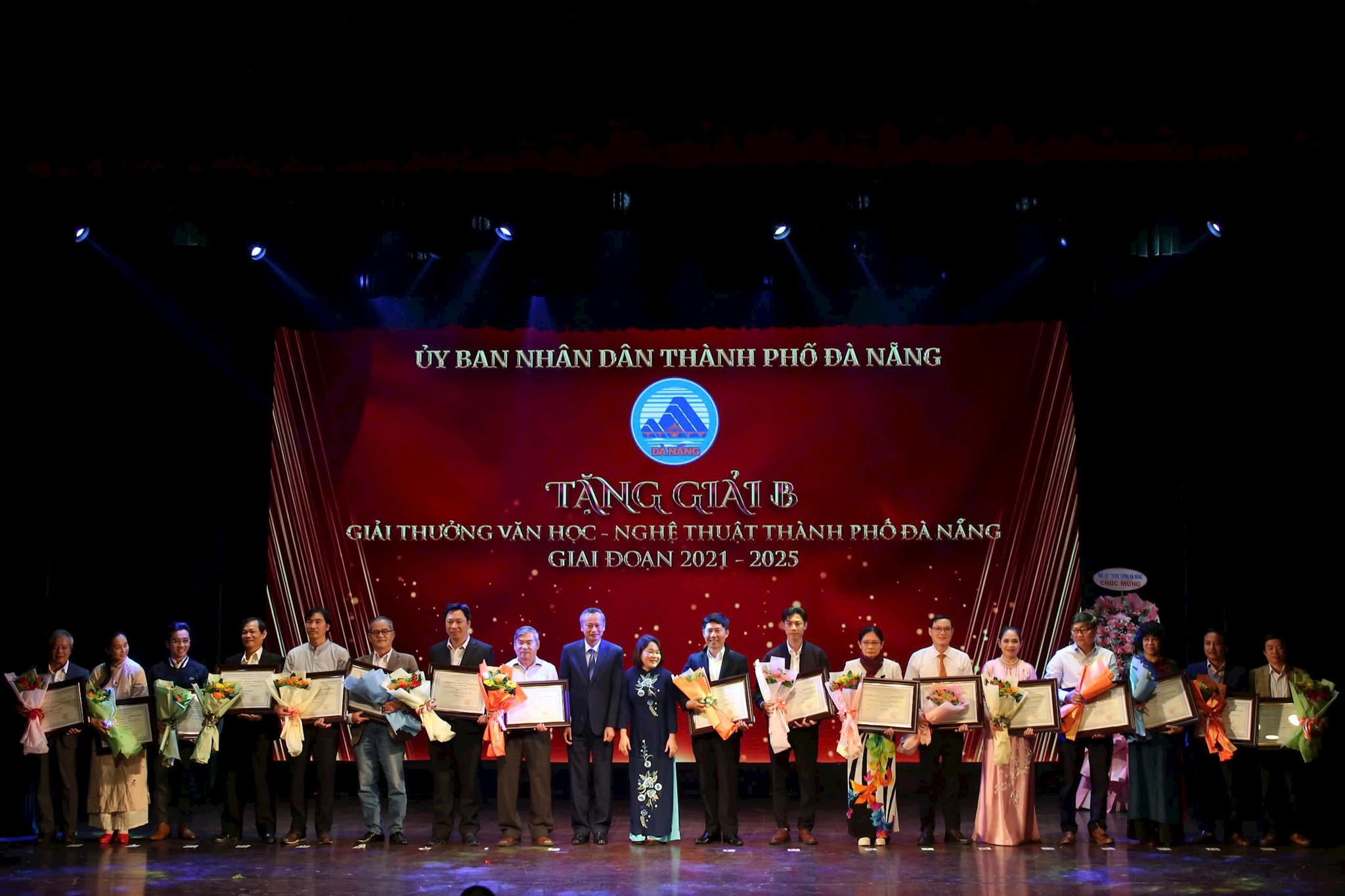 15-1-giai-thuong11.jpg