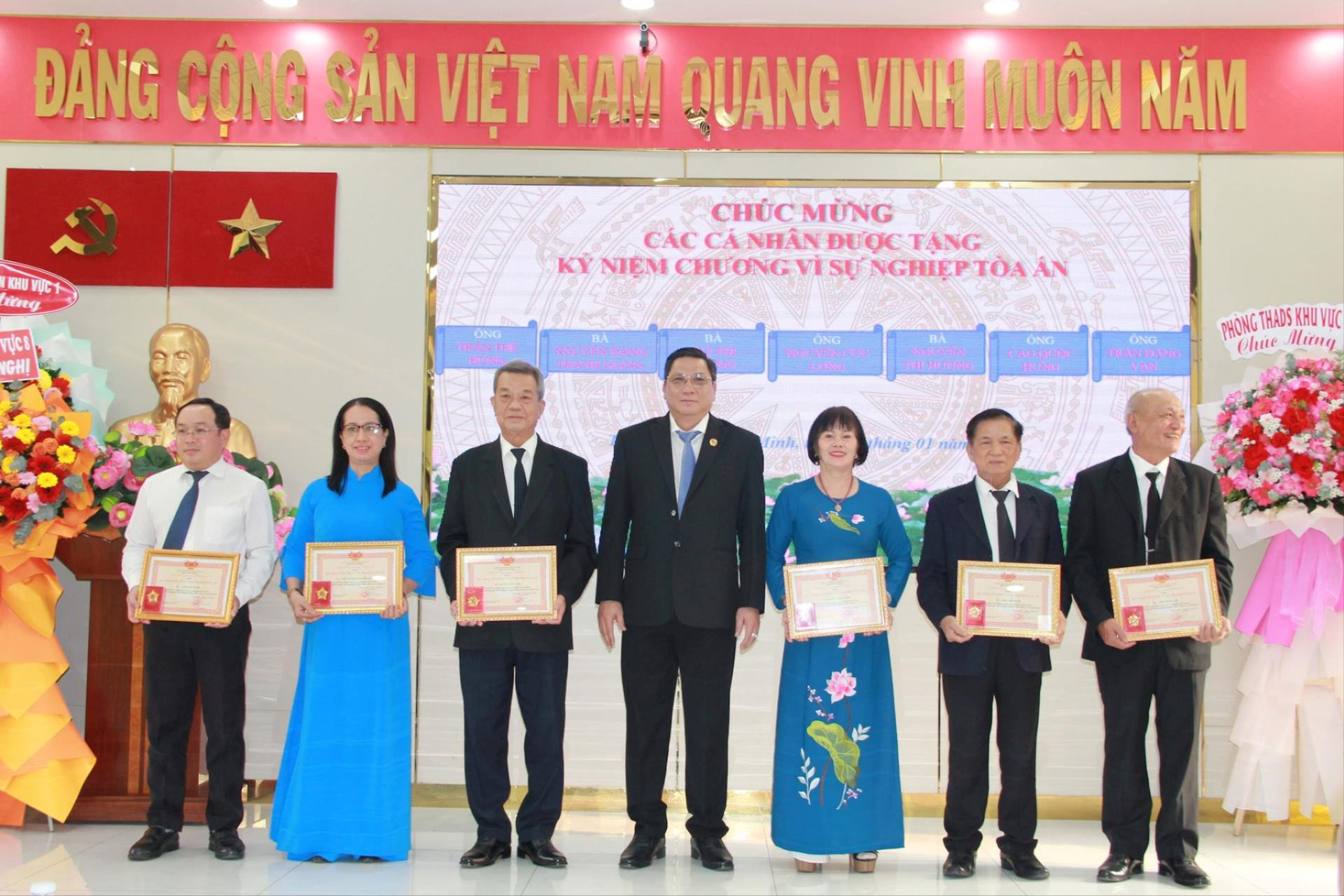 ky-niem-chuong-2(1).jpg