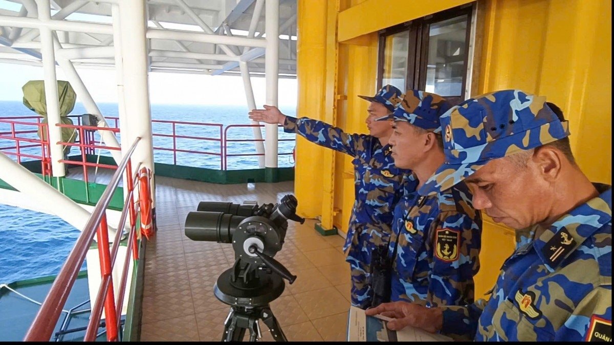 nhung-cot-moc-song-tren-bien-dong-thi-dua-lap-thanh-tich-chao-mung-dai-hoi-xiv-cua-dang-20260115103909.jpg