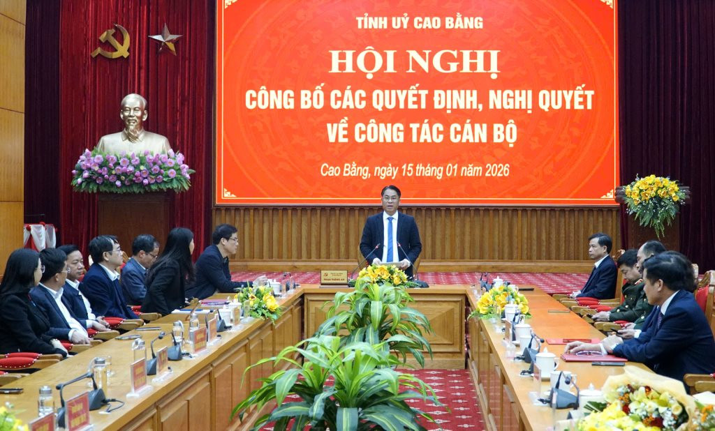 154700_bi_thu_tinh_uy_phan_thang_an_phat_bieu_giao_nhiem_vu_tai_hoi_nghi_18064715.jpg