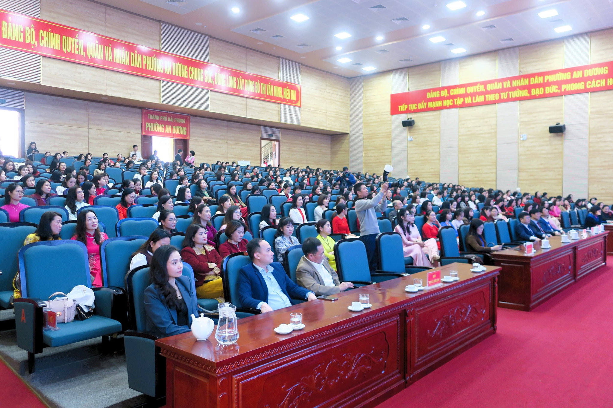 dai-bieu-mn.jpg
