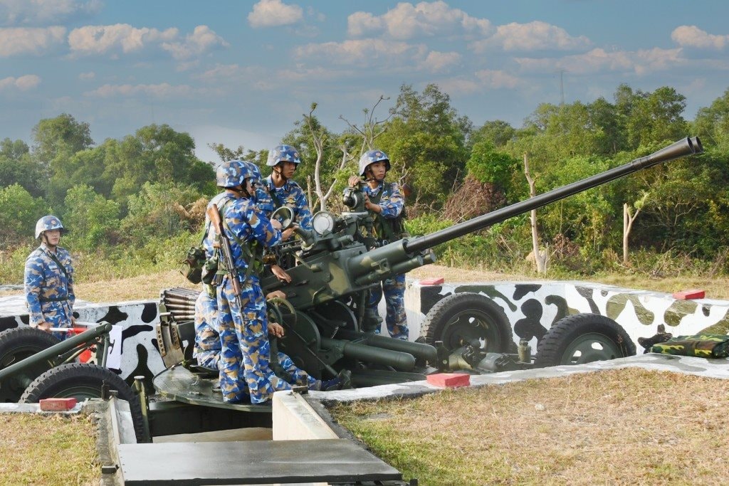 2-can-bo-chien-si-dai-doi-84-tieu-doan-553-truc-san-sang-chien-dau-tren-tran-dia20260117135323.jpg
