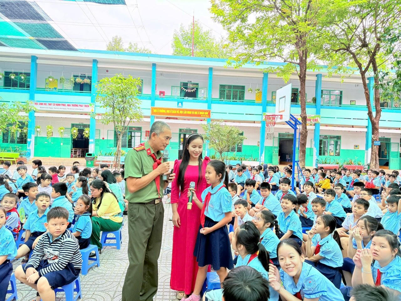 4-trang-bi.jpg