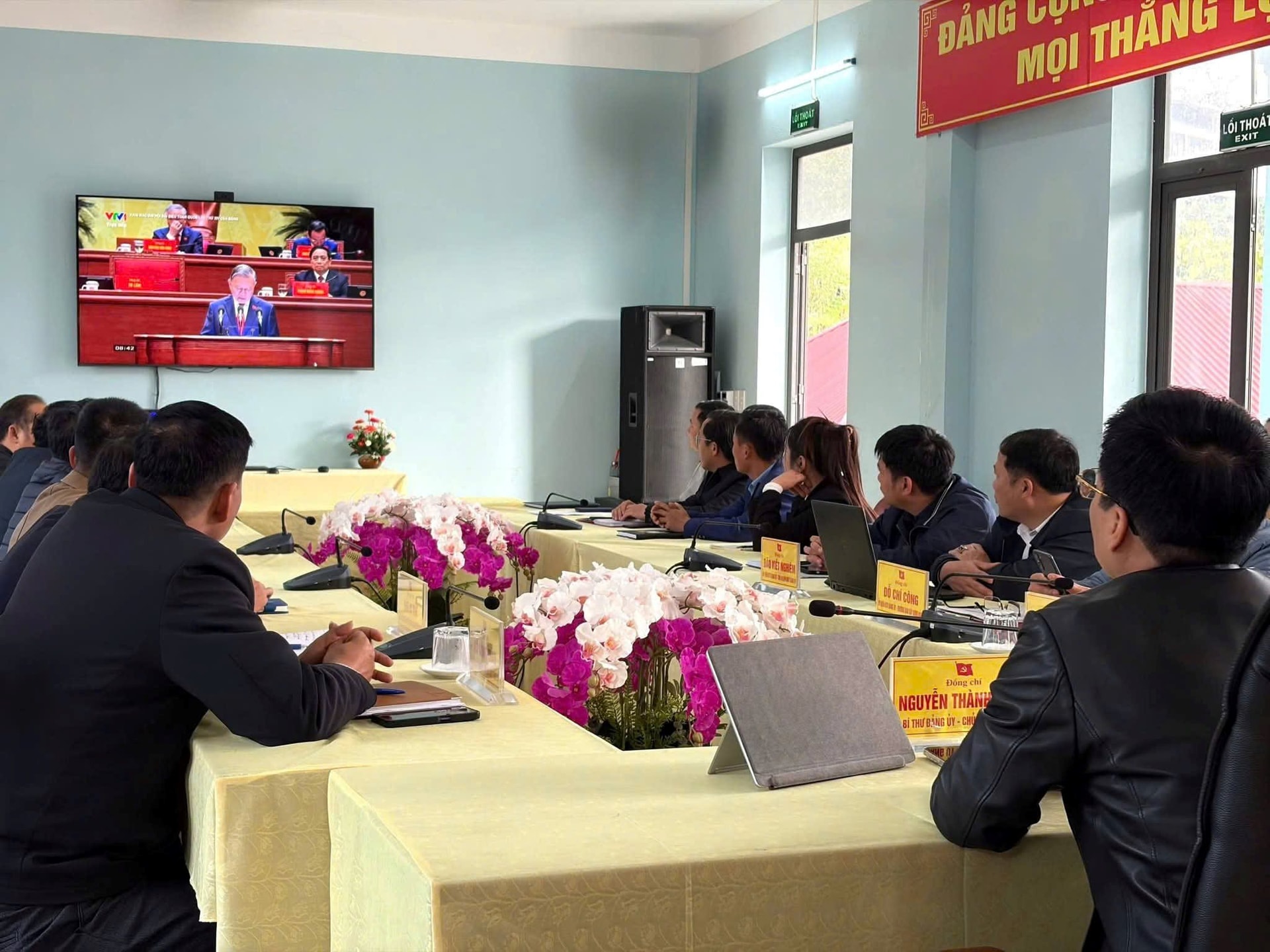 ubnd-xa-phinh-ho.jpg