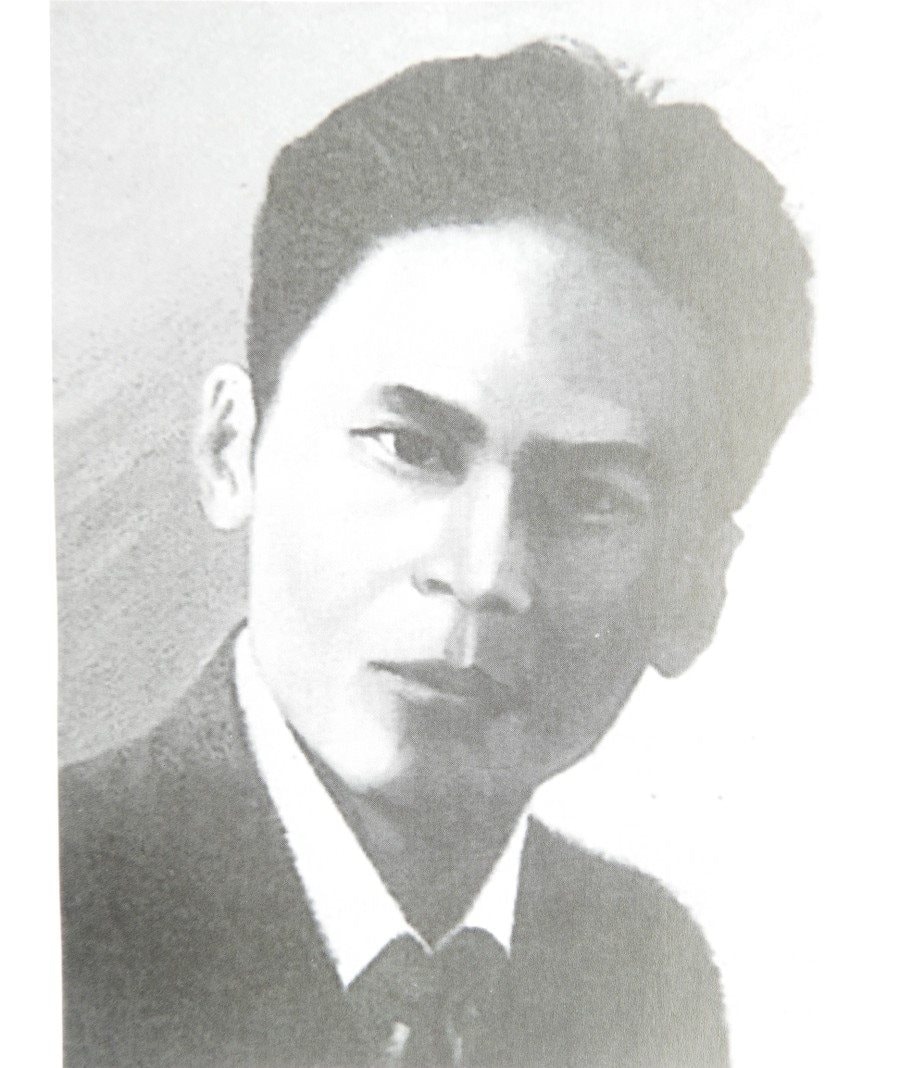 hoang-dinh-giong(1).jpg