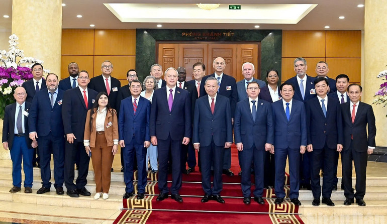 Tổng Bí thư Tô Lâm tiếp Trưởng đoàn chính đảng các nước đến Việt Nam dự Lễ kỷ niệm 80 năm Cách mạng Tháng Tám thành công và Quốc khánh 2/9, ngày 1/9/2025, tại Trụ sở Trung ương Đảng. Tổng Bí thư Tô Lâm tiếp Trưởng đoàn chính đảng các nước đến Việt Nam dự Lễ kỷ niệm 80 năm Cách mạng Tháng Tám thành công và Quốc khánh 2/9, ngày 1/9/2025, tại Trụ sở Trung ương Đảng.