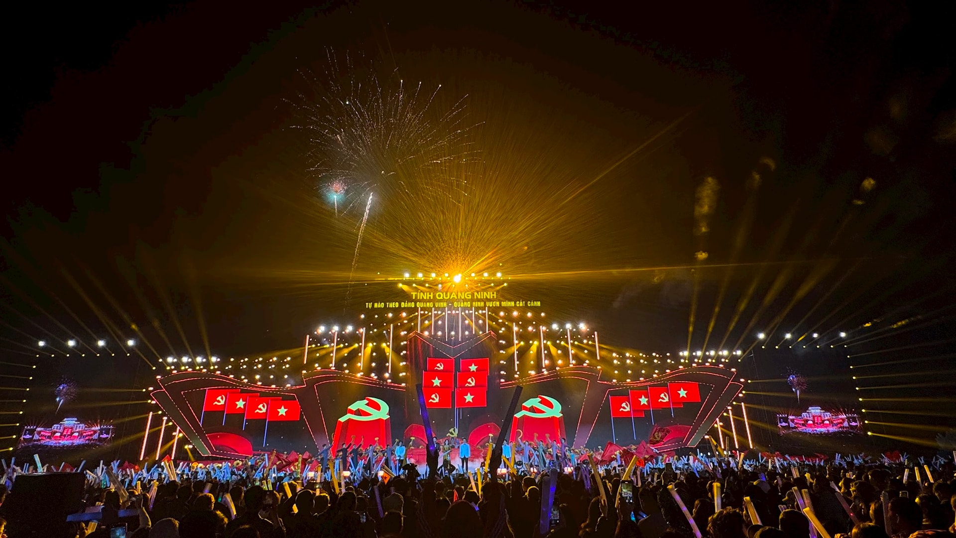 Quảng Ninh tưng bừng chào mừng thành công Đại hội XIV của Đảng