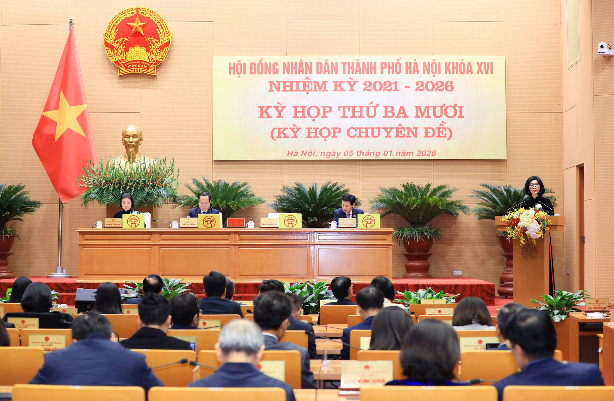 ky-hop-thu-31-hoi-dong-nhan-dan-tp-ha-noi.jpg
