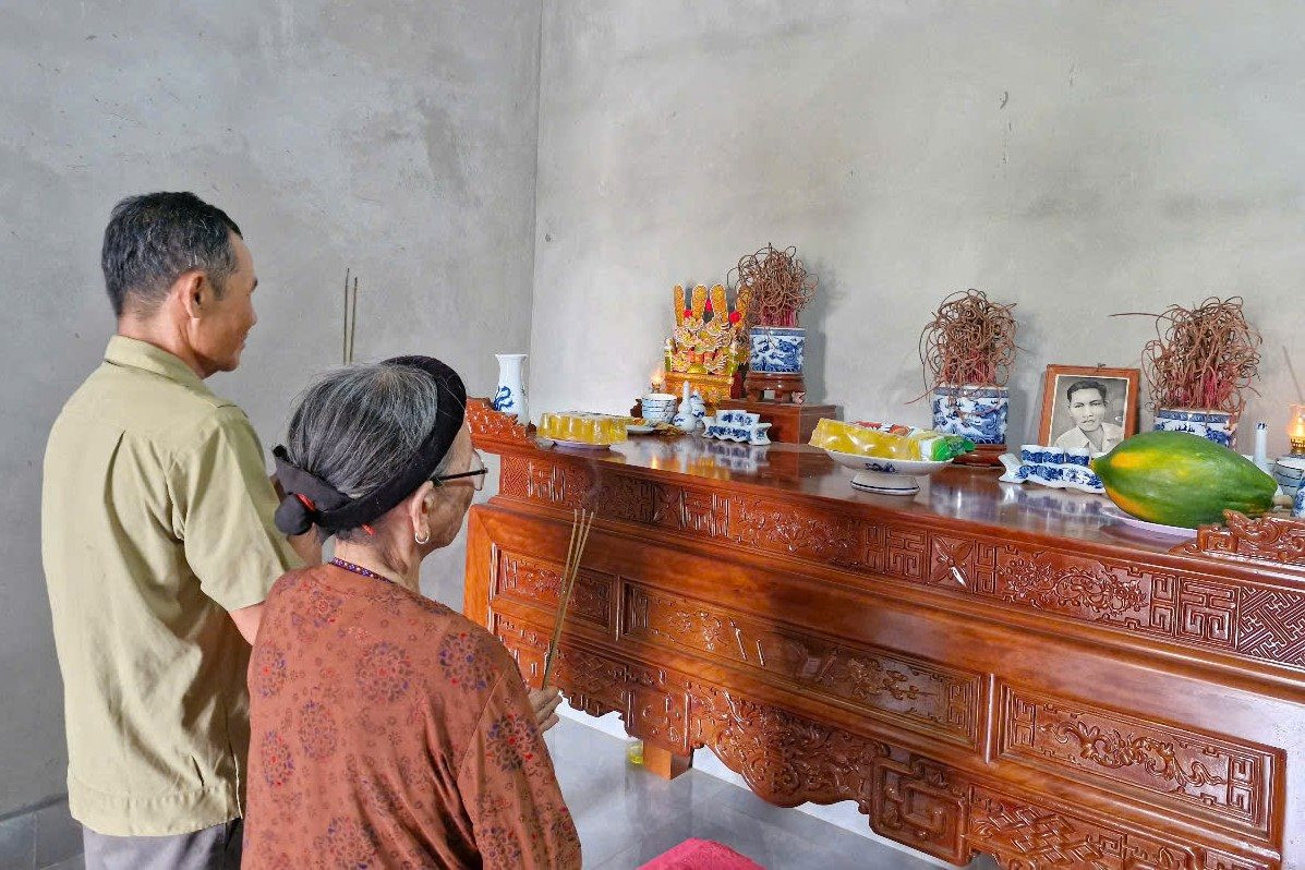 nemhuong.jpg