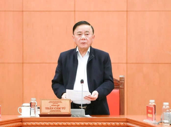 ong-tran-cam-tu1.jpg