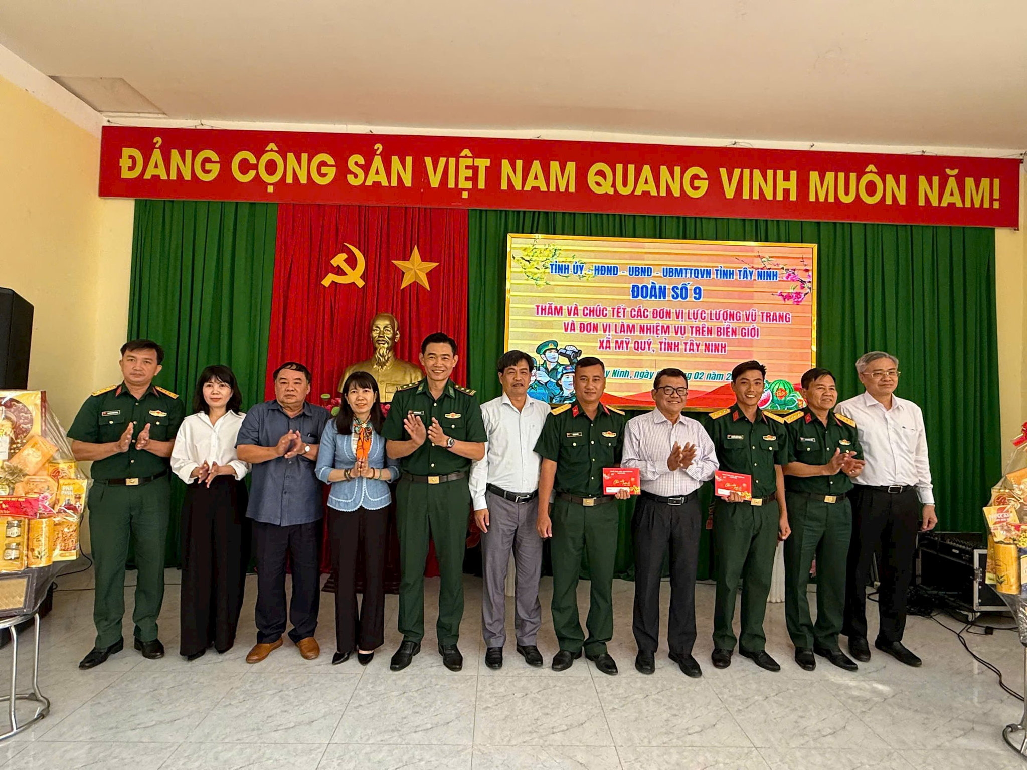 dai-doi-bo-binh-ban-chi-huy-phong-thu-khu-vuc-1-ben-luc.jpg