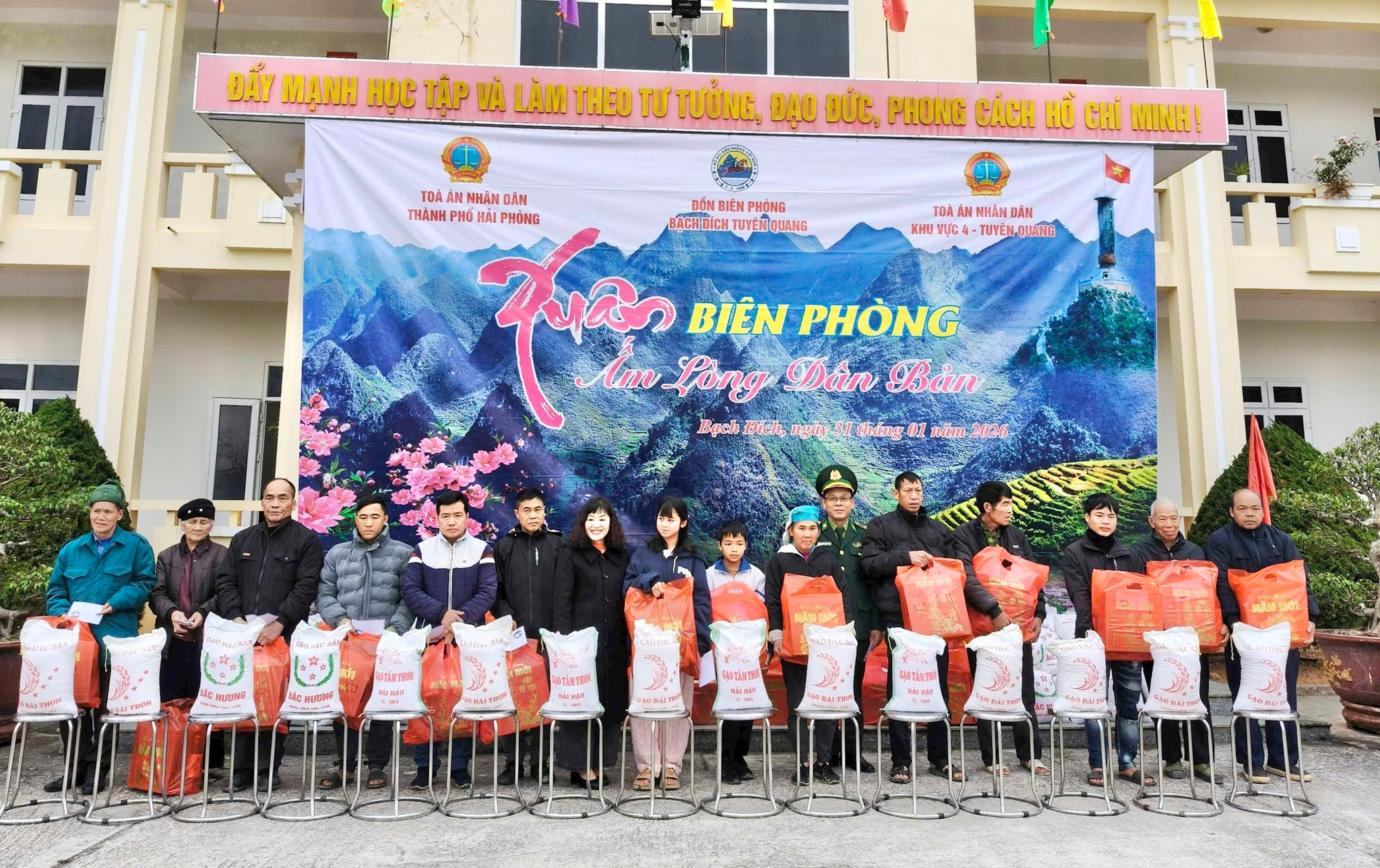 d0502fcf42cbcc9595da.jpg