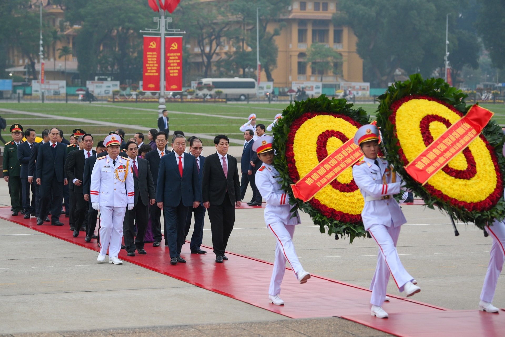 lanh-dao-dang-nha-nuoc-vieng-lang-11.jpg
