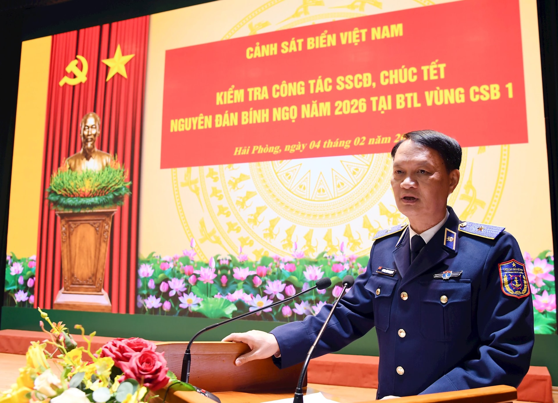 thieu-tuong-luong-dinh-hung-phat-bieu.jpg