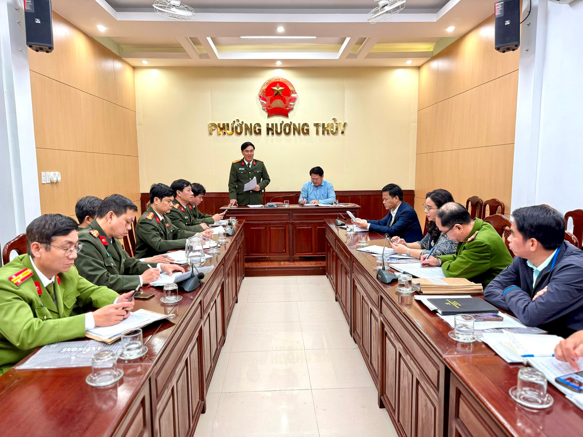 anh-1-kiem-tra-bau-cu.jpg