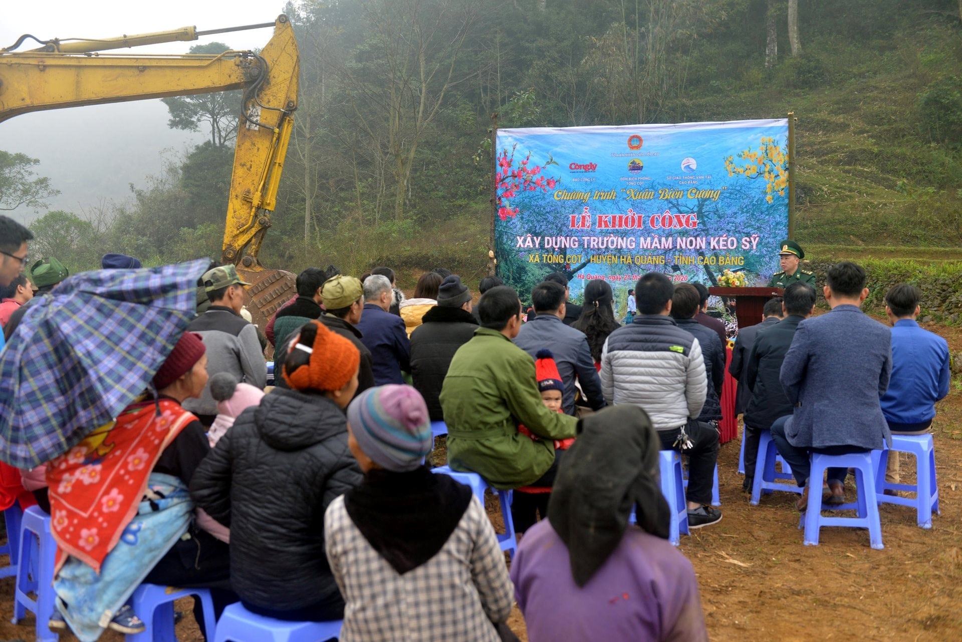 congly-vn_tiep-noi-chuong-trinh-xuan-bien-cuong-bao-ve-bien-gioi-quoc-gia-hinh-anh11347423570(1).jpg