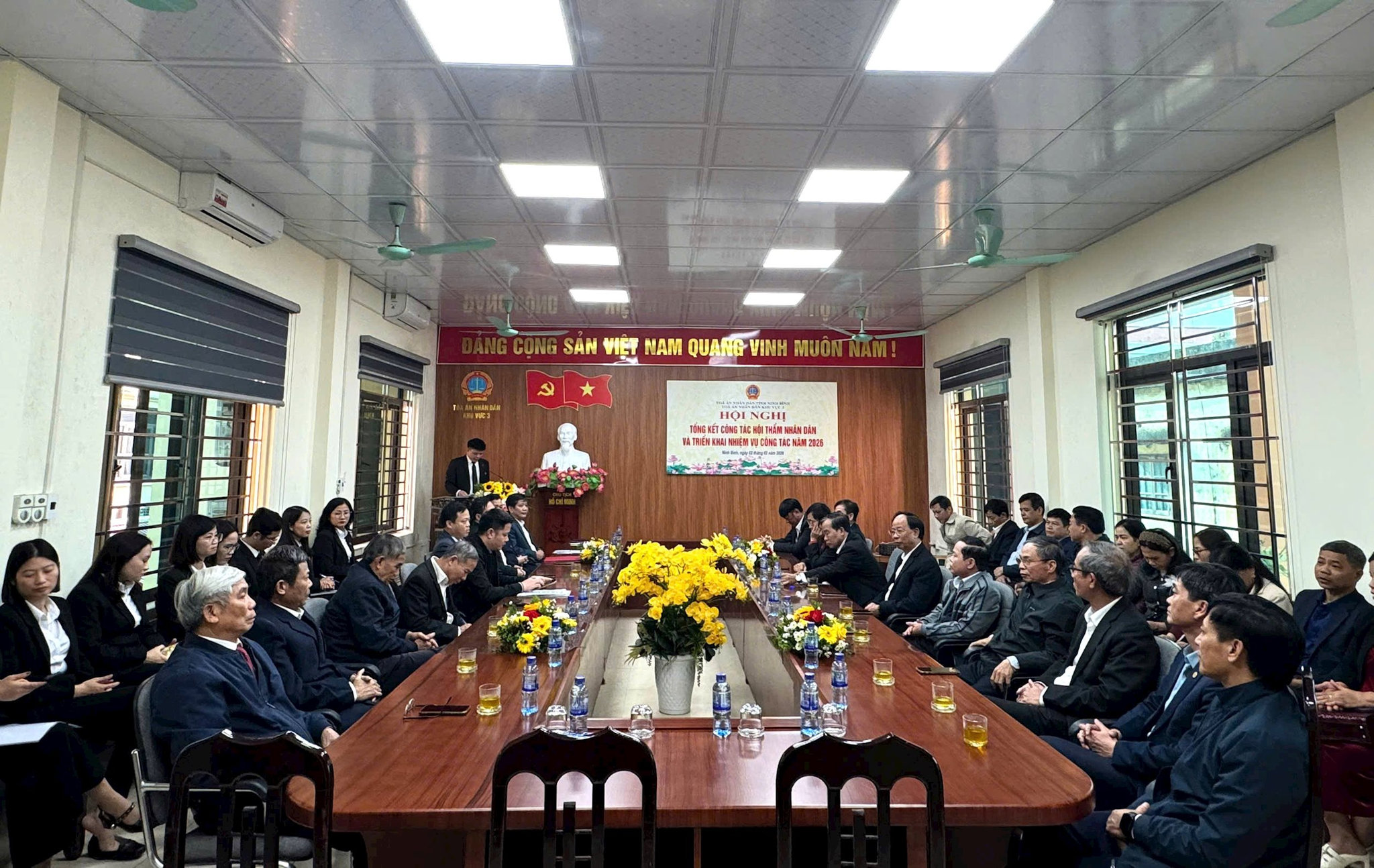 hoi_nghi1.jpg