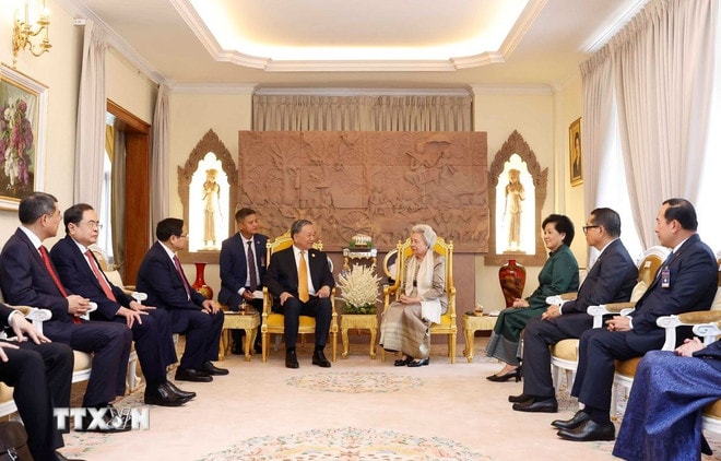 ttxvn-tong-bi-thu-to-lam-tham-hoang-thai-hau-norodom-monineath-sihanouk-8576520.jpg