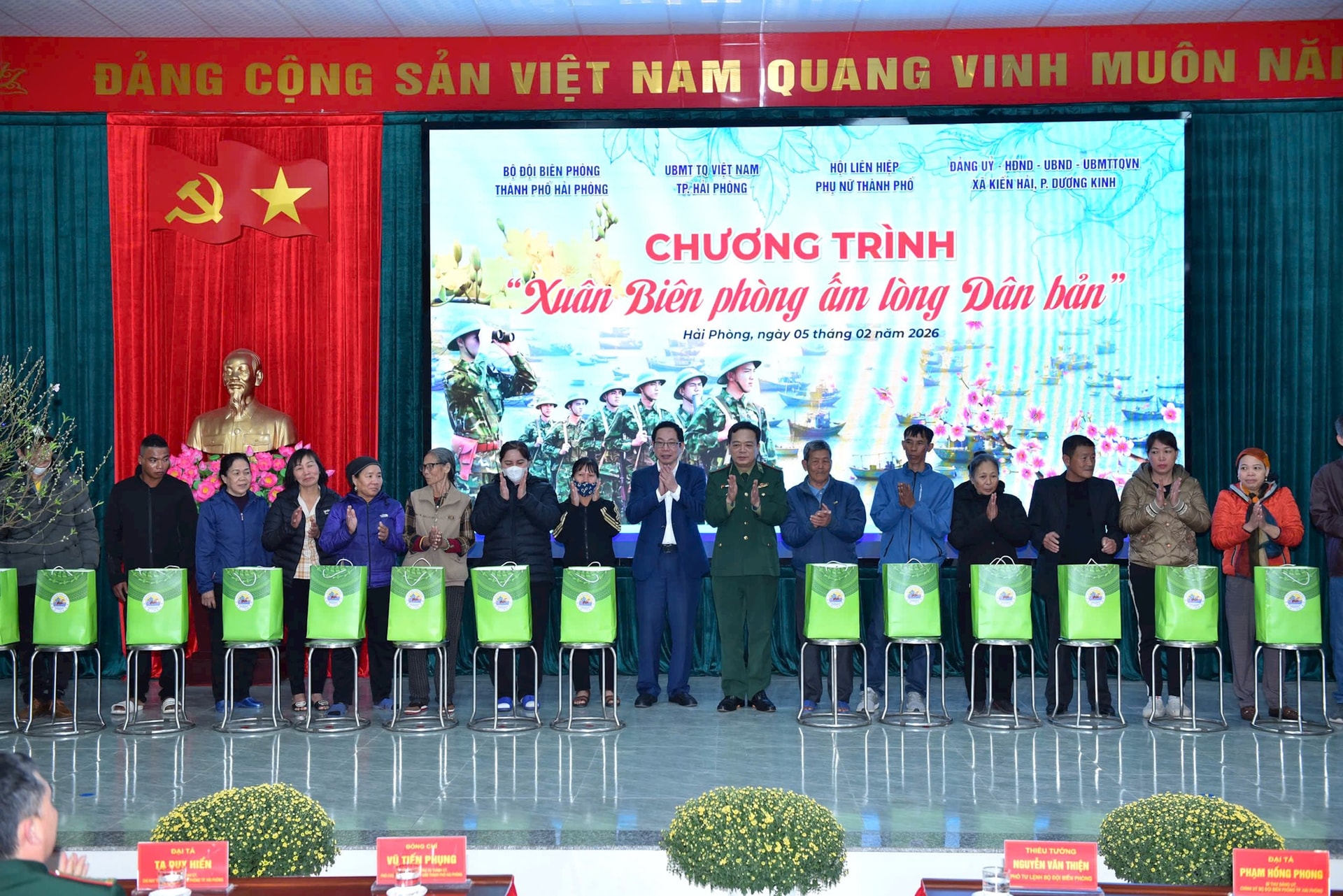 tet.jpg