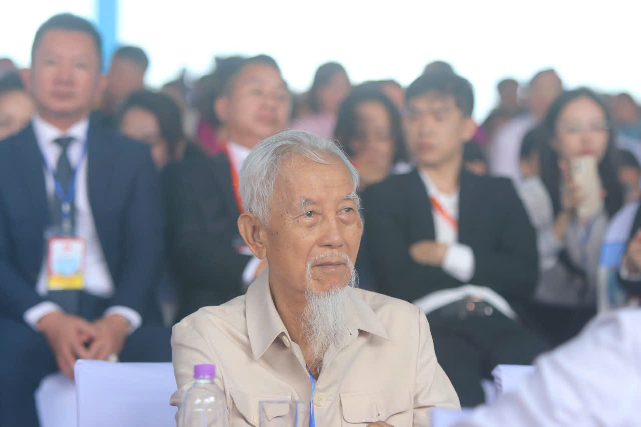 Đại biểu người cao tuổi bày tỏ niềm tự hào khi được tham dự sự kiện đặc biệt quan trọng của TP.HCM, 50 năm Thành phố Sài Gòn - Gia Định vinh dự mang tên Chủ tịch Hồ Chí Minh.