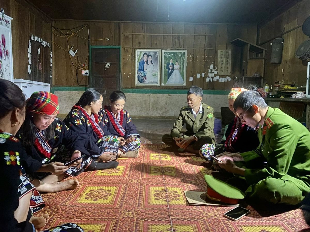 tuyentruyen.jpg