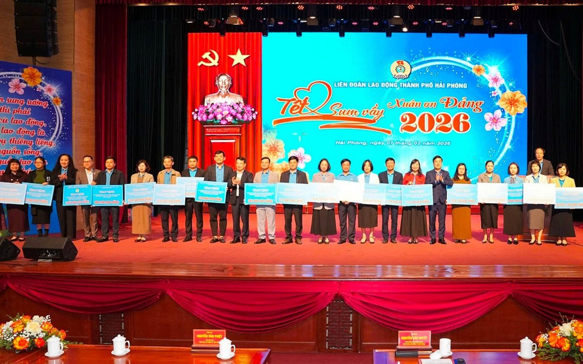 hai-phong-trao-qua-tet-doan-vien-cong-doan-2.jpg