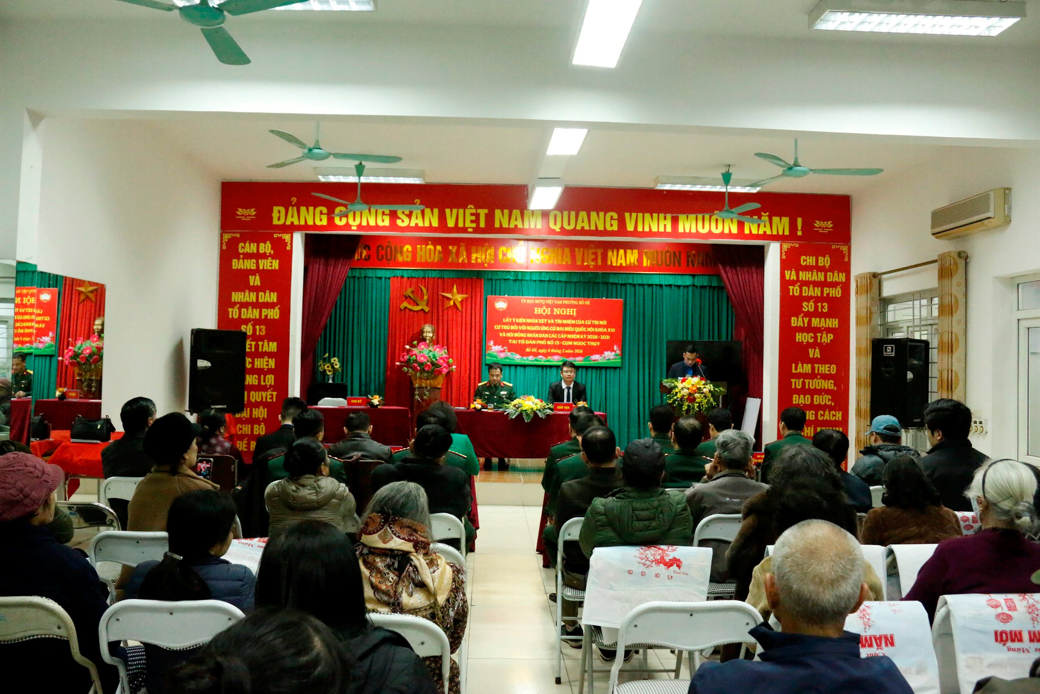 nhan-xet-pham-duc-hoai.jpg