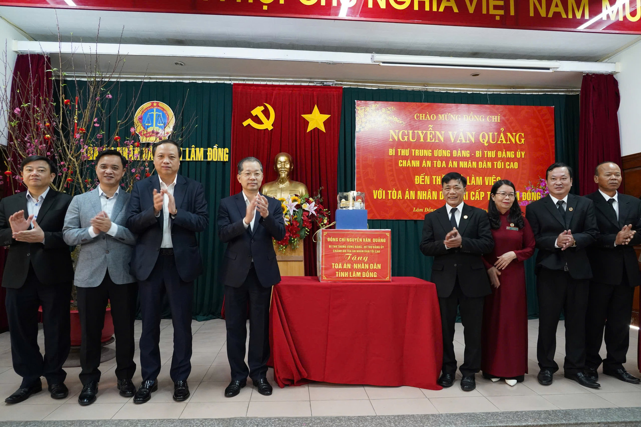 3-ca-tang-qua-tand-tinh-ld.jpg