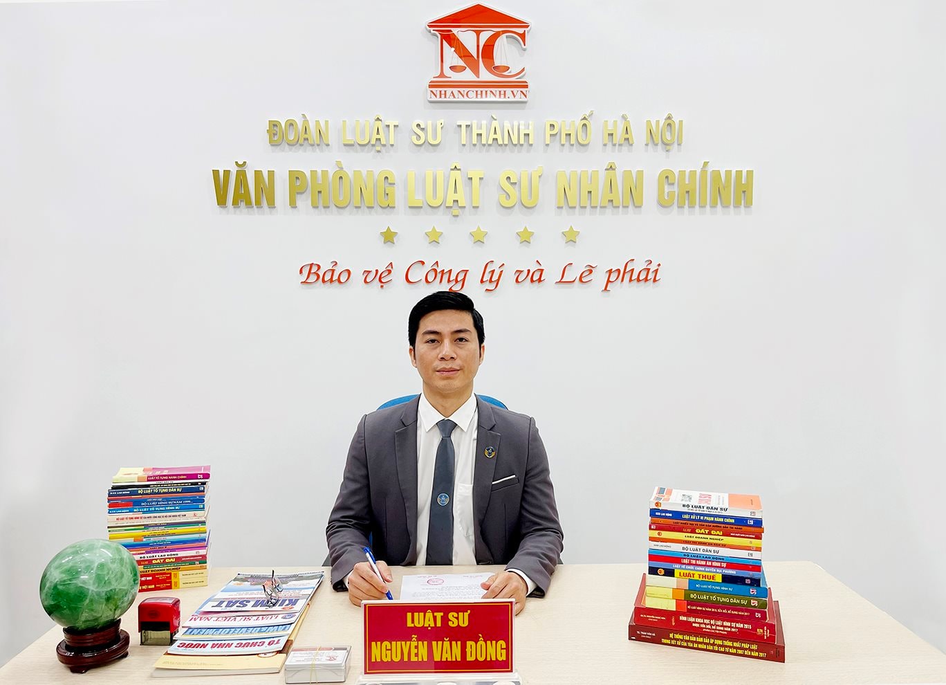 luat-su-nguyen-van-dong.jpg