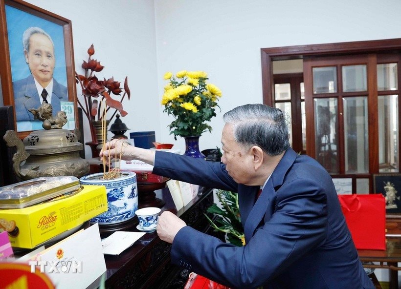 to_lam_pham_van_dong.jpg
