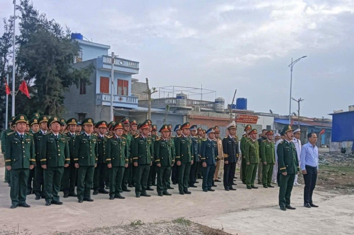 chao-co-dau-nam-tai-bach-long-vi.jpg