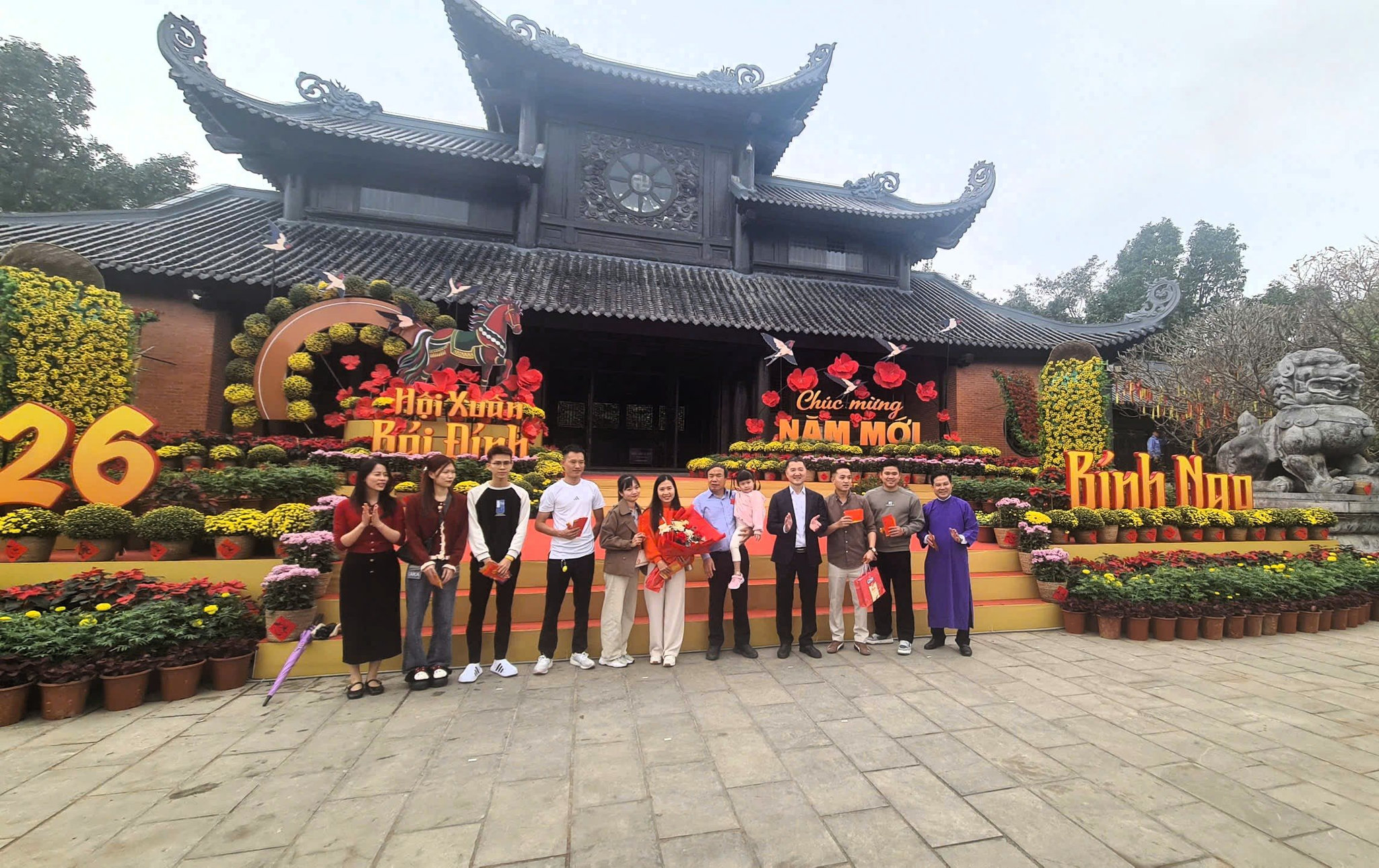 ninh_binh_don_khach_ngay_dau_nam_moi2.jpg