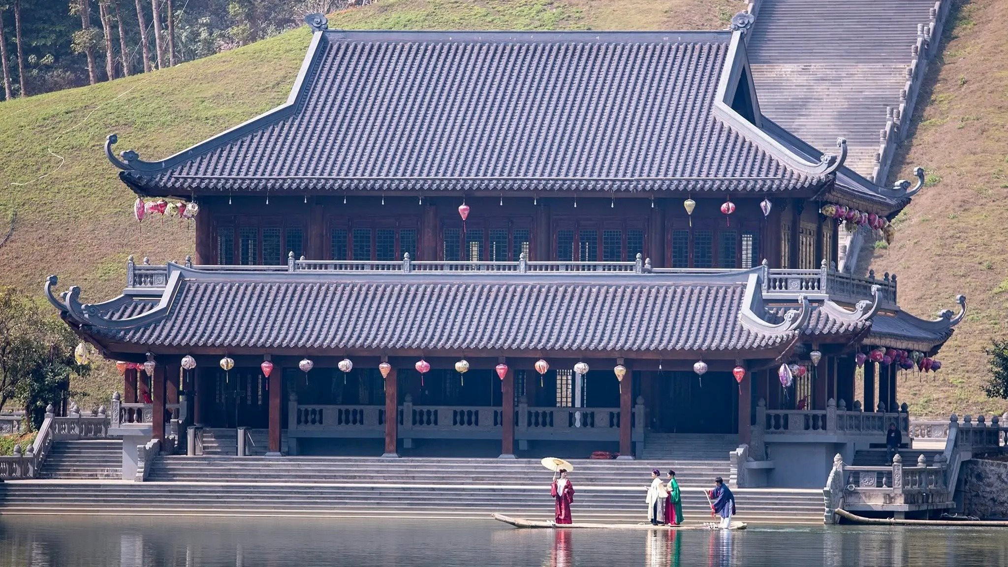 thung-ui-khu-du-lich-moi-dua-vao-khai-thac-phuc-vu-du-khach.jpg