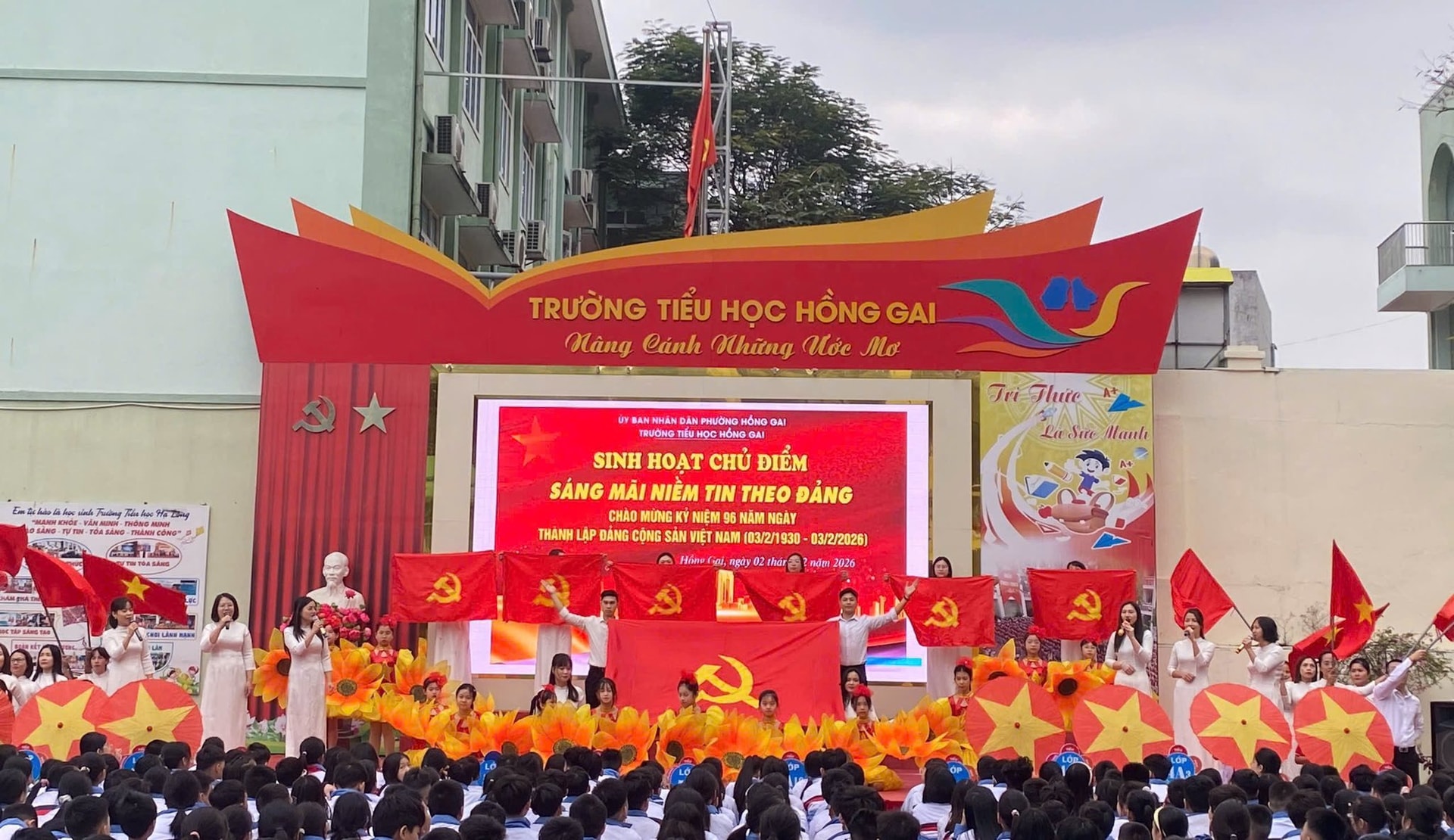 truong-tieu-hoc-hong-gai.jpeg