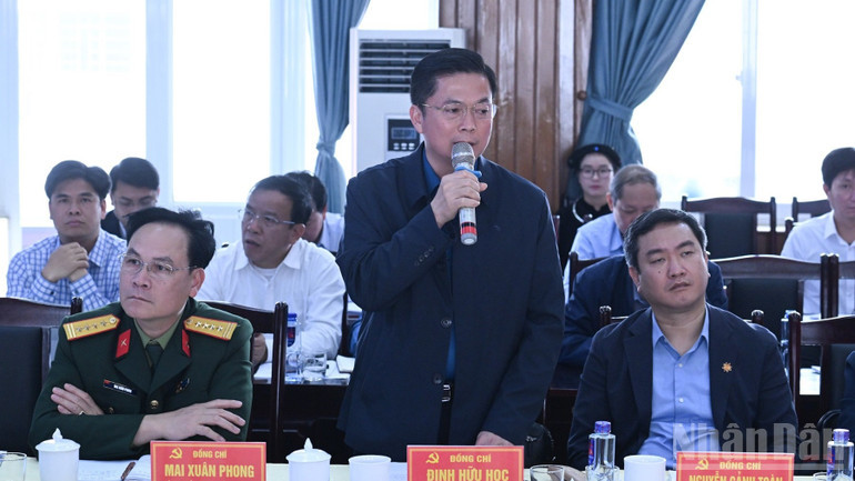 Lãnh đạo tỉnh Lạng Sơn phát biểu ý kiến tại cuộc họp. (Ảnh: Trần Hải) ndo_br_c4-4364.jpg