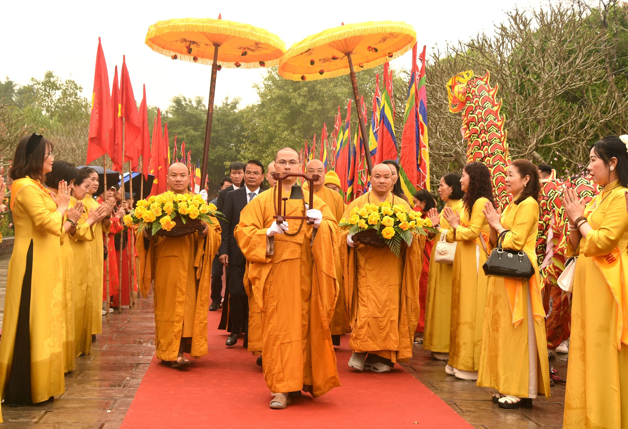 le_hoi_chua_bai_dinh2.jpg