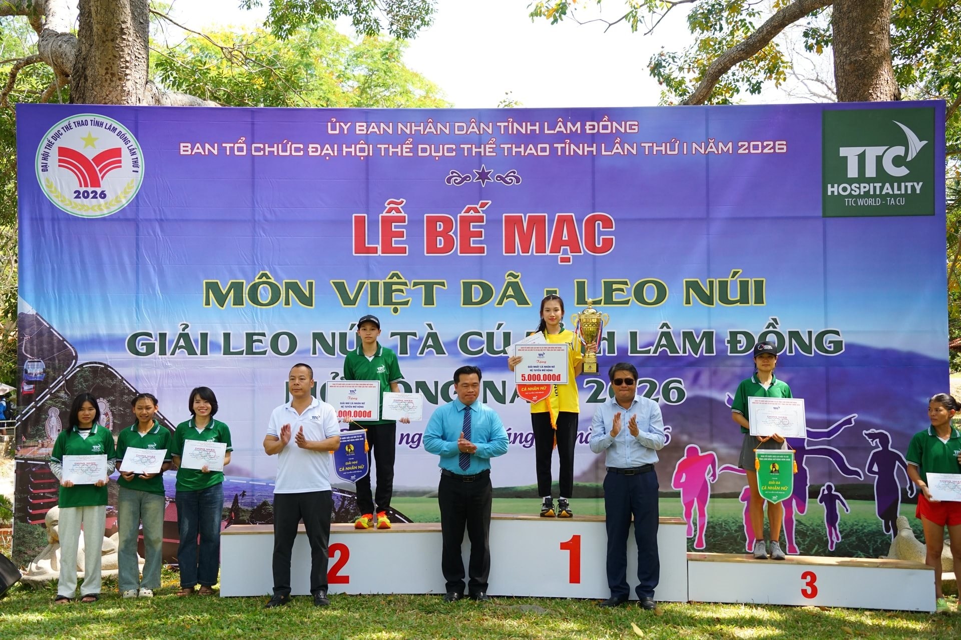 5-trao-giai-ca-nhan-nu-he-mo-rong.jpeg