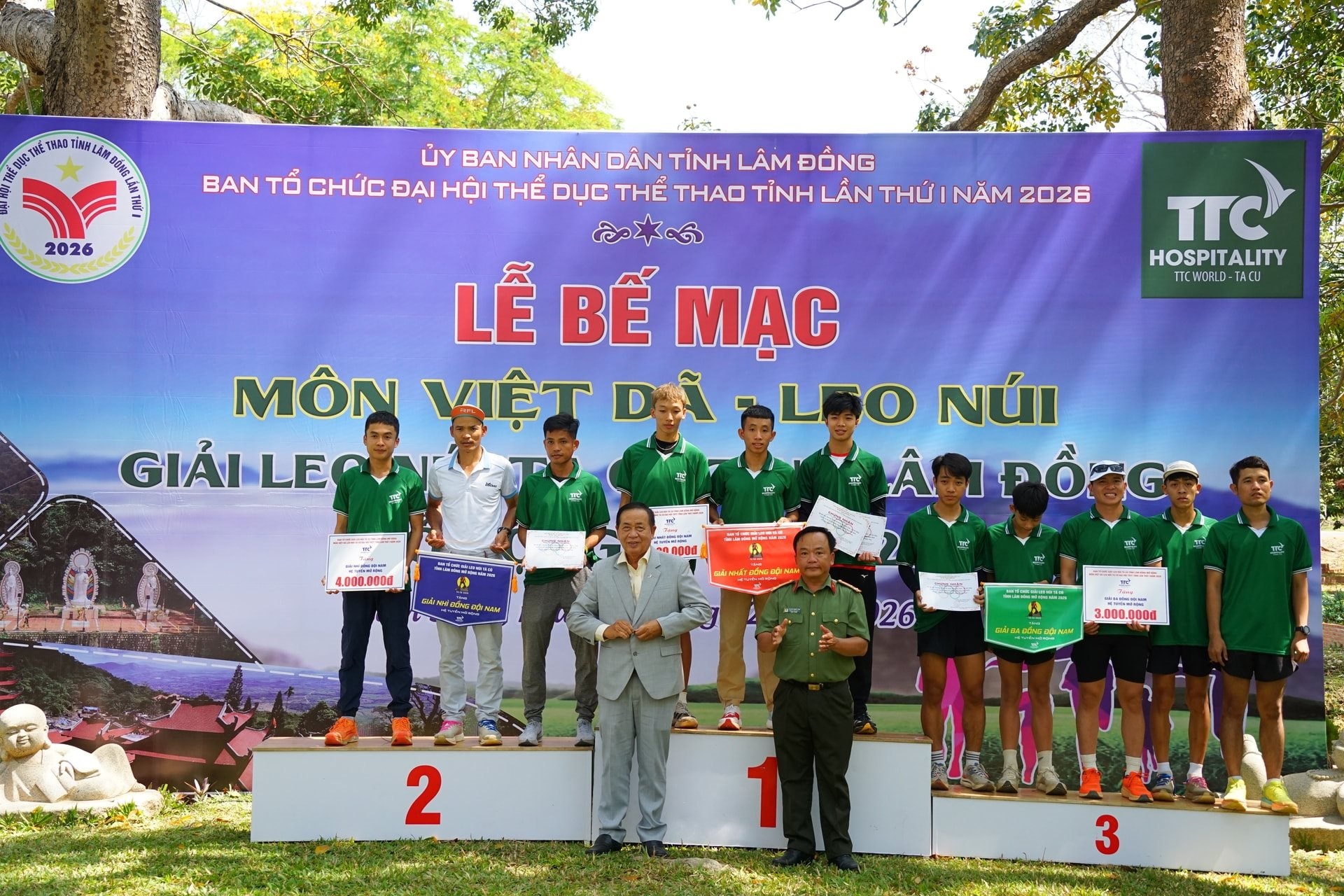 9-trao-giai-dong-doi-nam-he-mo-rong.jpeg