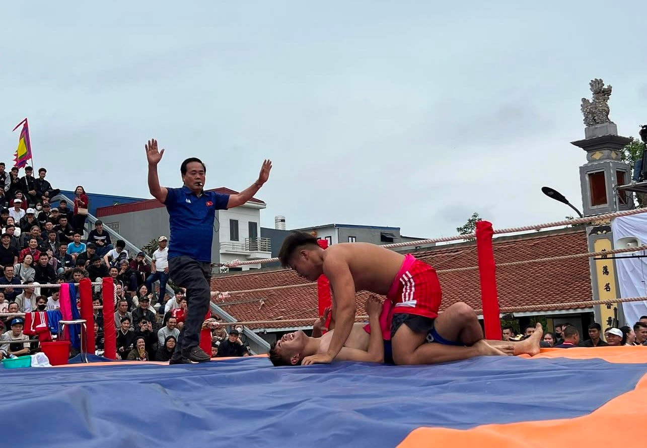le-hoi-vat-lang-vinh-khe-2.jpg