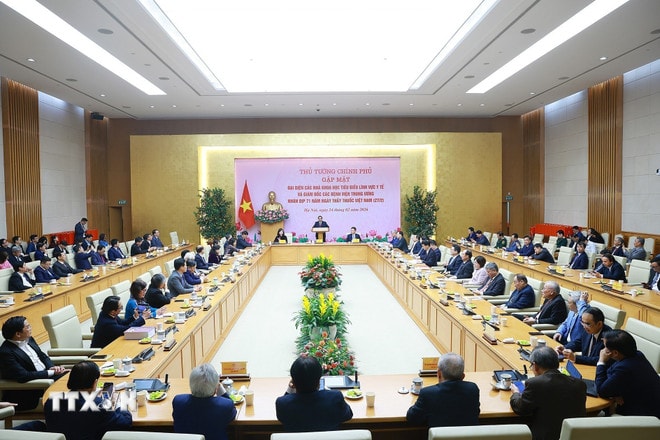 ttxvn-thu-tuong-gap-mat-dai-dien-cac-nha-khoa-hoc-tieu-bieu-trong-linh-vuc-y-te-8605183-4.jpg