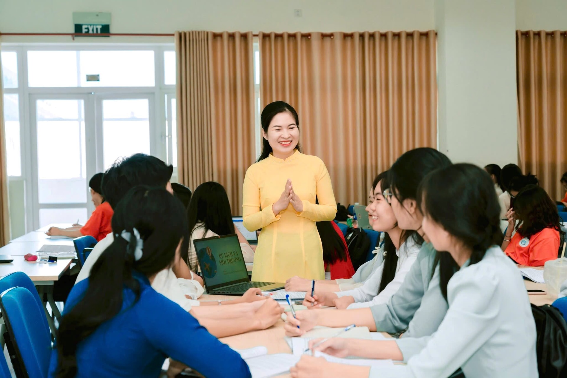25-2-tuyen-sinh-dh9.jpg