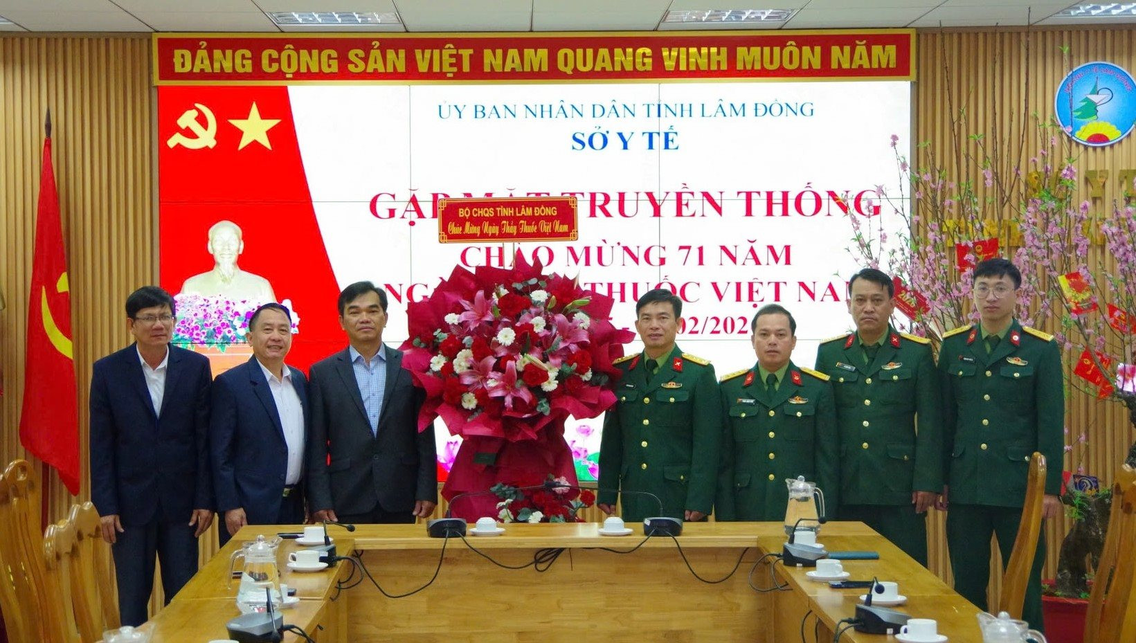 2-tham-chuc-mung-so-y-te.jpg