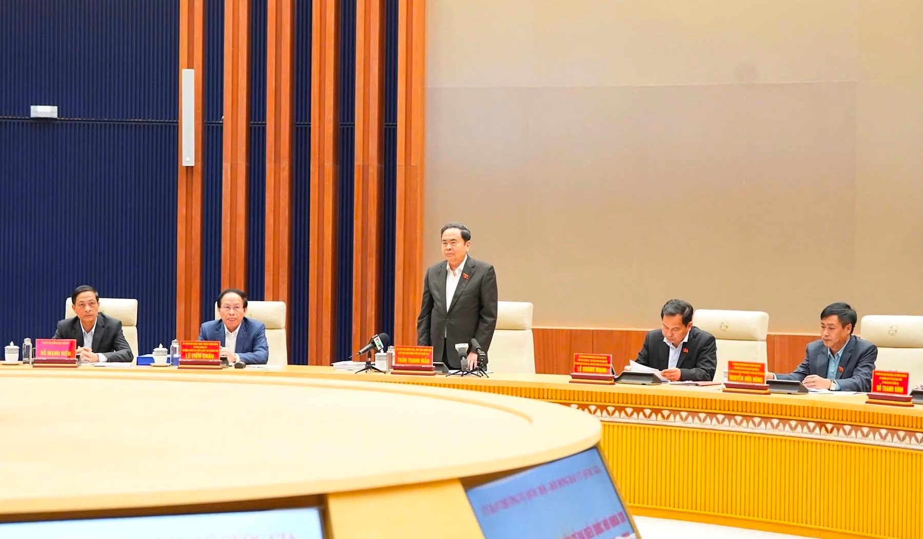 chu-tich-quoc-hoi-kiem-tra-cong-tac-chuan-bi-bau-cu-2.jpg