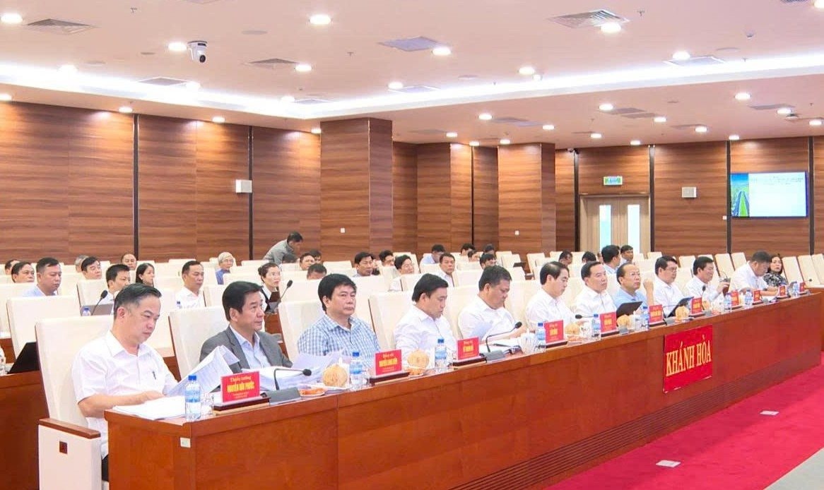 2-cac-dai-bieu-du-hoi-nghi.jpg