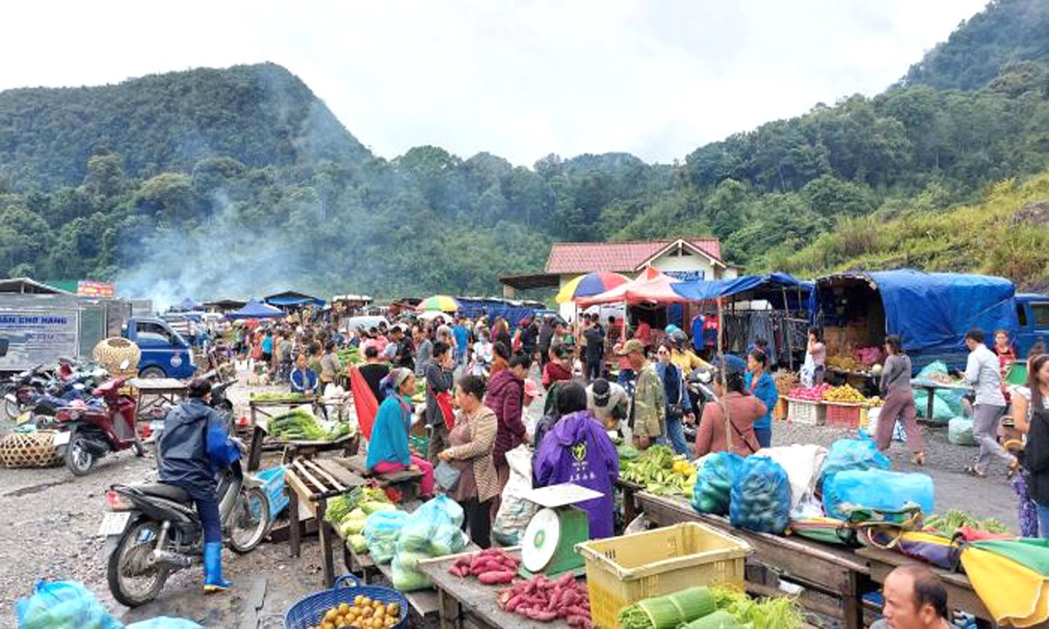 cho_phien_nam_can_nghe_an_d.jpg