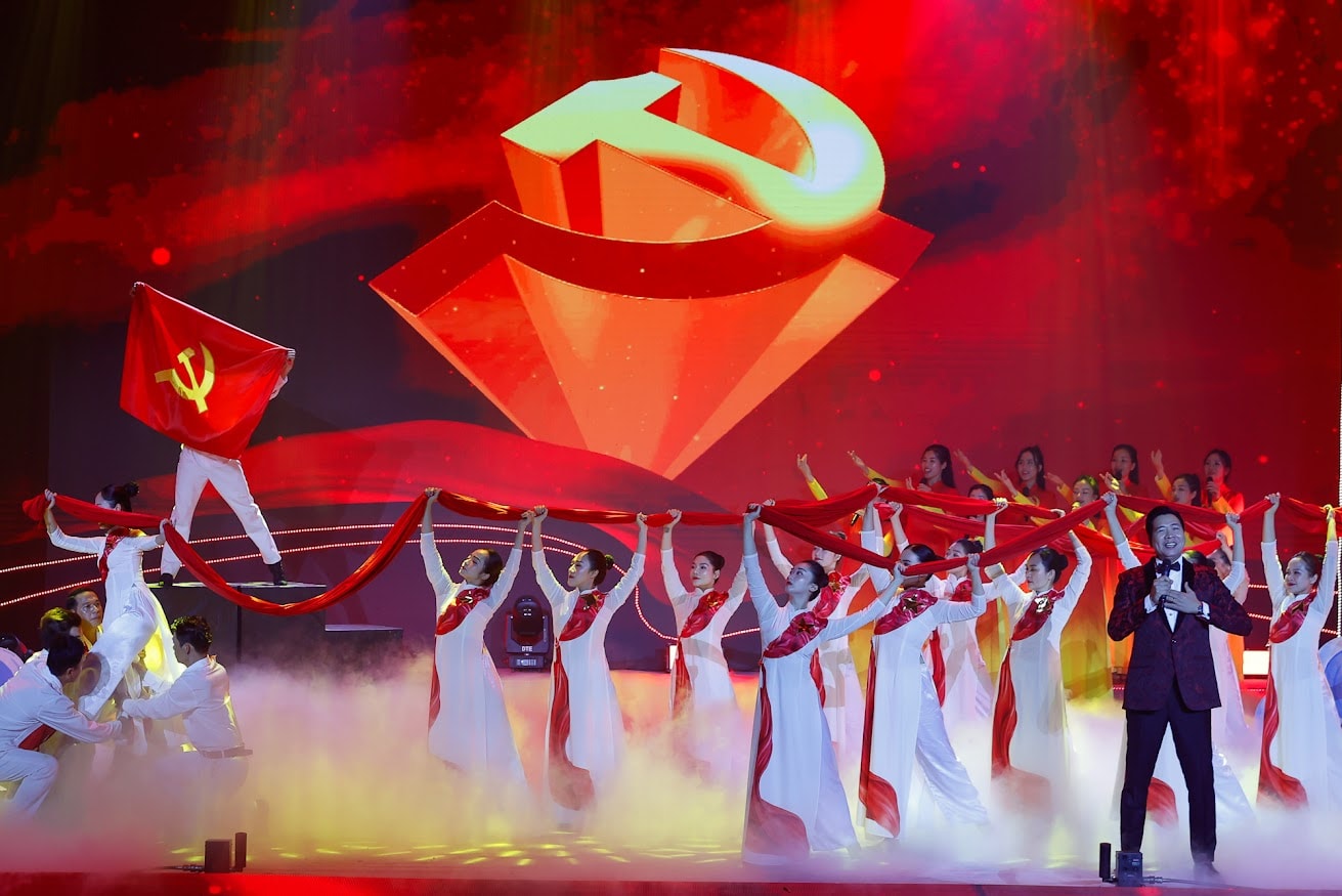 Chương trình nghệ thuật chính luận 